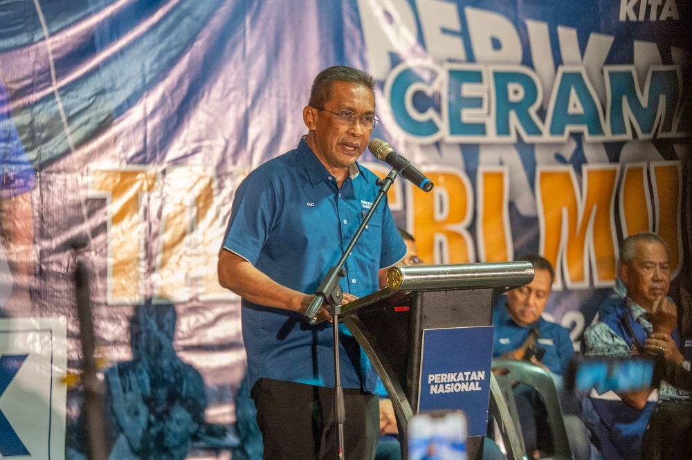 PAS secretary-general Datuk Seri Takiyuddin Hassan speaks during the late night ceramah at Ampang Pechah in Hulu Selangor May 6, 2024. ― Picture by Shafwan Zaidon