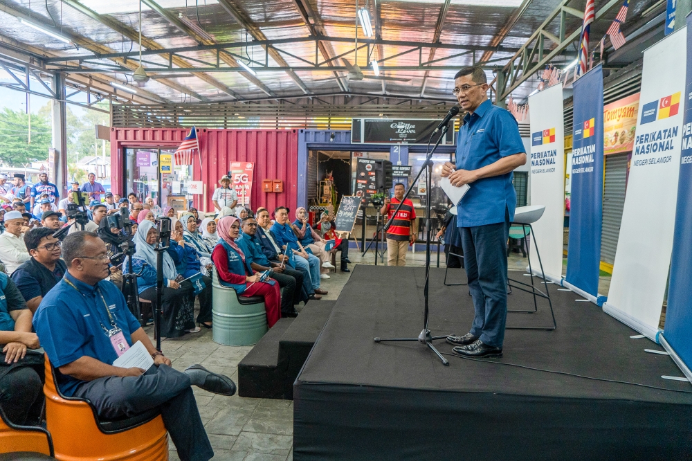 Datuk Seri Mohamed Azmin Ali believes a high voter turnout on that day will ensure PN’s victory. ― Picture by Shafwan Zaidon