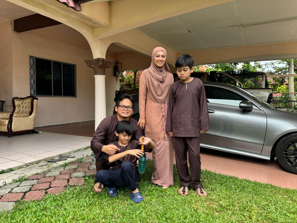 Bella, a telekung entrepreneur, ventured into TikTok Shop in 2022 to pursue her entrepreneurial journey and support her family. — Picture courtesy of TikTok Shop