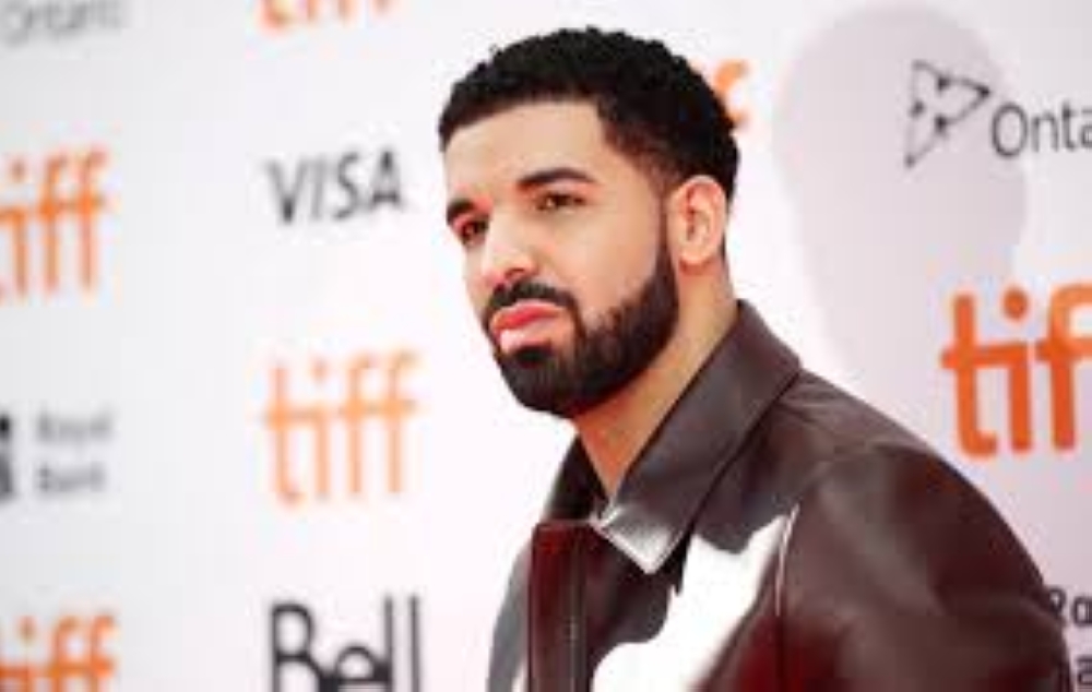  The Toronto home of Canadian rapper Drake was cordoned off by police today, local media reported, after police reported a pre-dawn shooting near the property. — Reuters pic