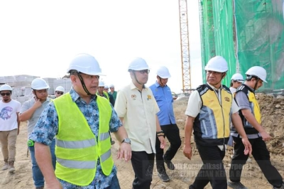 Federal works minister expects two high impact federal govt projects in Bintulu completed on schedule next year