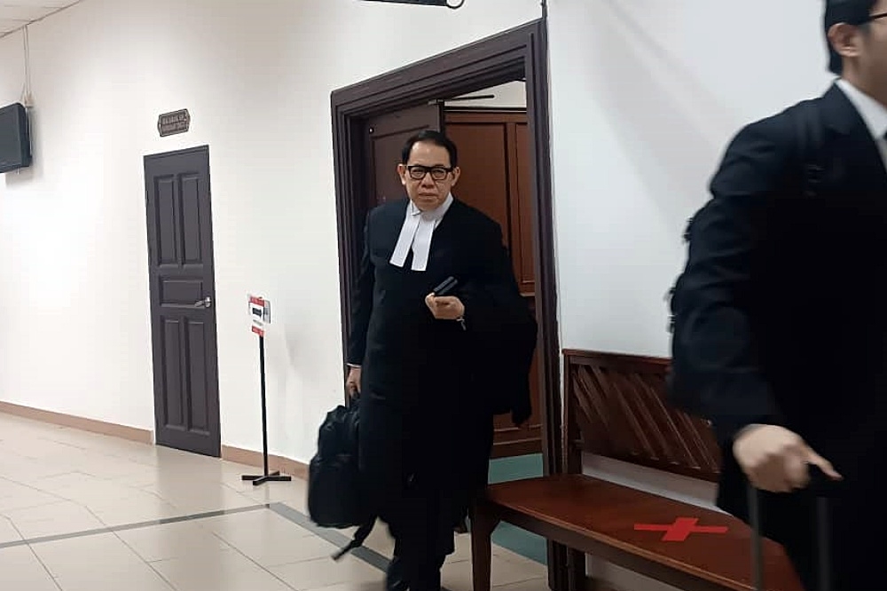 Chong exits the courtroom after the proceedings. — The Borneo Post pic 
