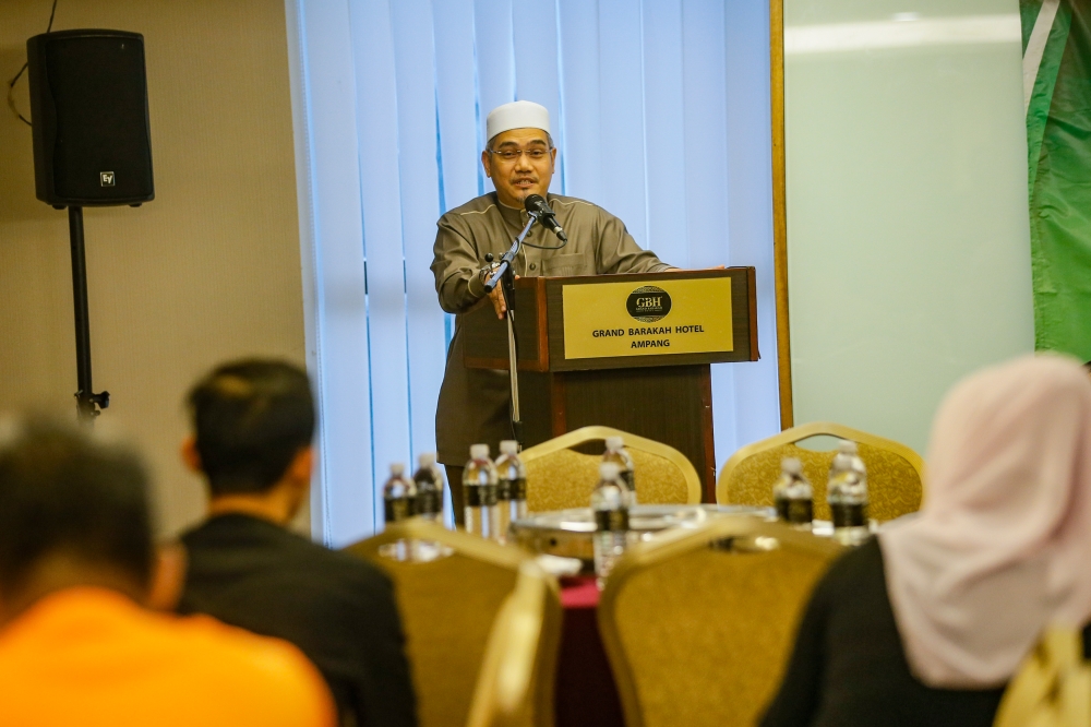 Kelantan Islamic Development, Dakwah, Information and Regional Relations committee chairman Mohd Asri Mat Daud said the matter would be discussed through the Convention for Strengthening Shariah Legislation and Institutions to be held on May 21. — Picture by Hari Anggara