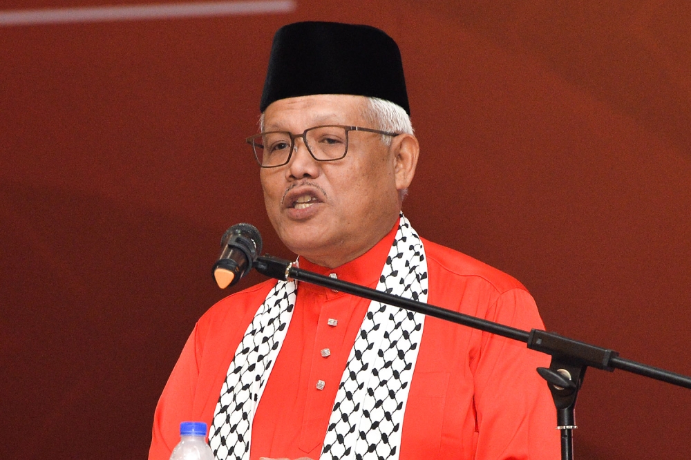 Datuk Seri Hamzah Zainuddin says two Bersatu members who effectively defected to the government have been expelled for supporting the Pakatan Harapan campaign in Kuala Kubu Baru. ― Picture by Miera Zulyana