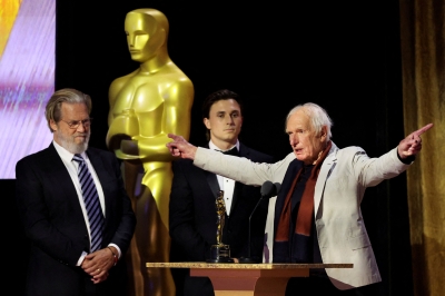 ‘Truman Show’ director Weir to get Venice Festival honour