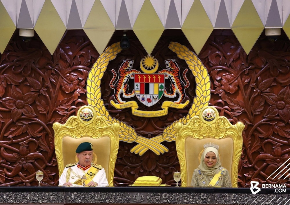 Council of Datuk Dato’ Malaysia president Datuk Awalan Abdul Aziz said honours, medals or orders received by Malaysians from foreign countries without the consent of the Yang di-Pertuan Agong are not valid and not recognised for use within Malaysia. — Picture via X/Bernama 