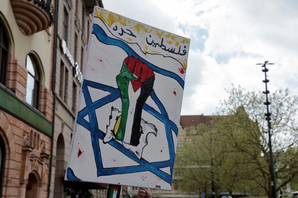 Students in the United States and Europe have been holding mostly peaceful demonstrations calling for an immediate permanent ceasefire and for schools to cut financial ties with companies they say are profiting from the oppression of Palestinians. — Reuters pic