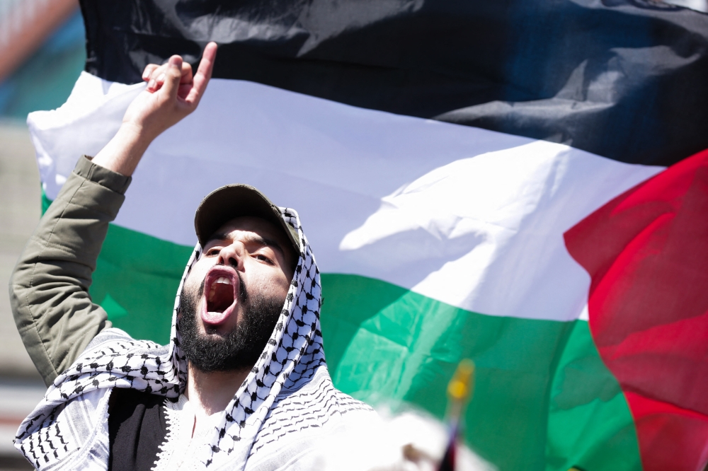 The United States yesterday voiced concern and called on Israel to investigate after a CNN report of Palestinian prisoners being blindfolded, beaten and put in diapers. — AFP pic