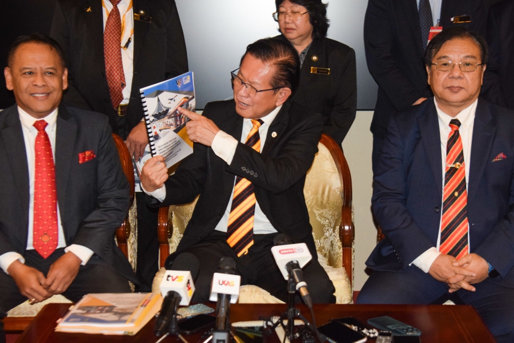 Uptick in hydrogen bus ridership due to more public awareness, says Sarawak transport minister