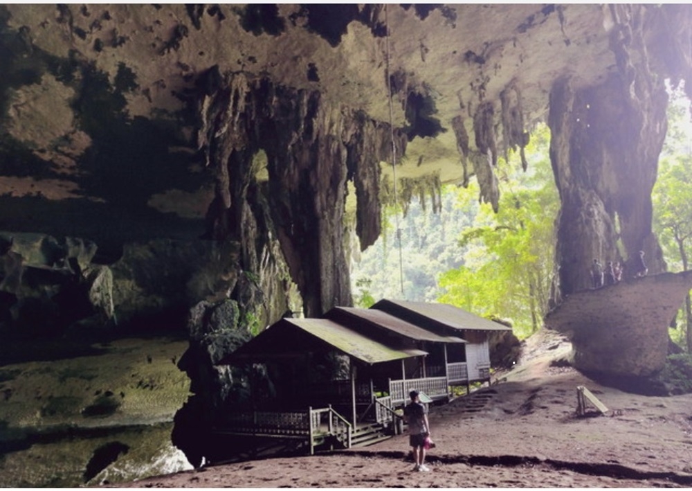 Sarawak Tourism, Creative Industry and Performing Arts Minister Datuk Seri Abdul Karim Rahman Hamzah said the Niah Caves will be recognised by Unesco as a world archaeological heritage site. — Bernama pic