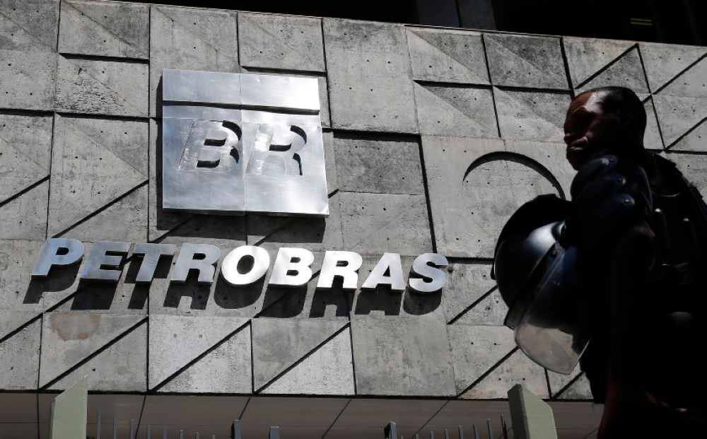 Petrobras earnings miss stirs criticism of pricing policy