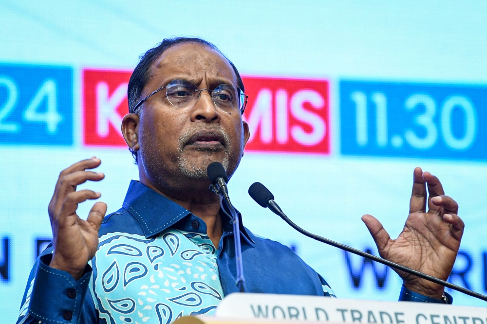 Higher Education Minister Datuk Seri Zambry Abd Kadir has denied any discussion to allow non-Bumiputera students to enroll into Universiti Teknologi Mara. — Bernama file pic