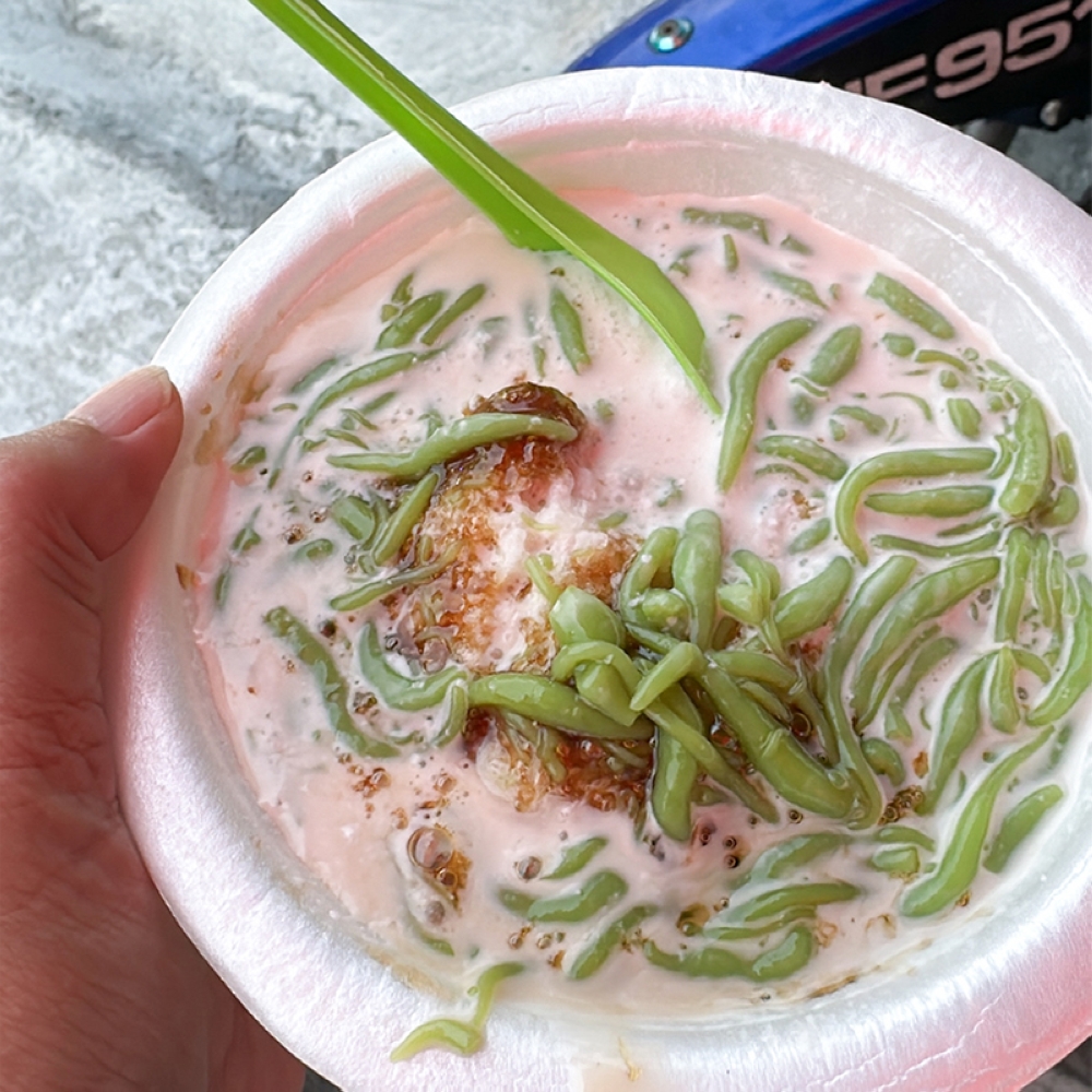 Sweet cool satisfaction unlocked at Cendol Mari where a bowl of 'cendol' is worth a trip to Gunung Rapat