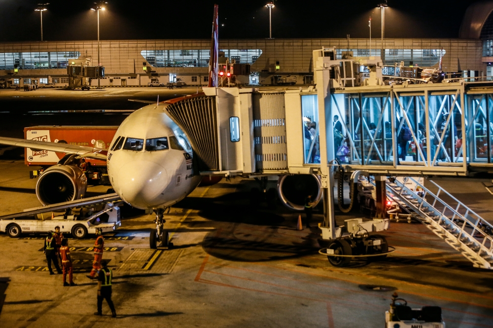 Asia Pacific passenger traffic has rebounded, particularly for shorter, intra-regional trips over the past 12 months ending March 2024, according to the Mastercard Economics Institute. — Picture by Hari Anggara