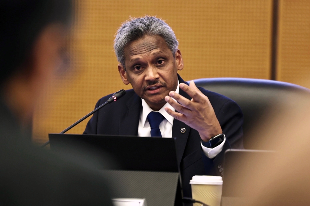 Governor Datuk Abdul Rasheed Ghaffour said the inflation outlook is subject to some potential upside that could arise from the implementation of the fuel subsidy rationalisation. ― Bernama pic