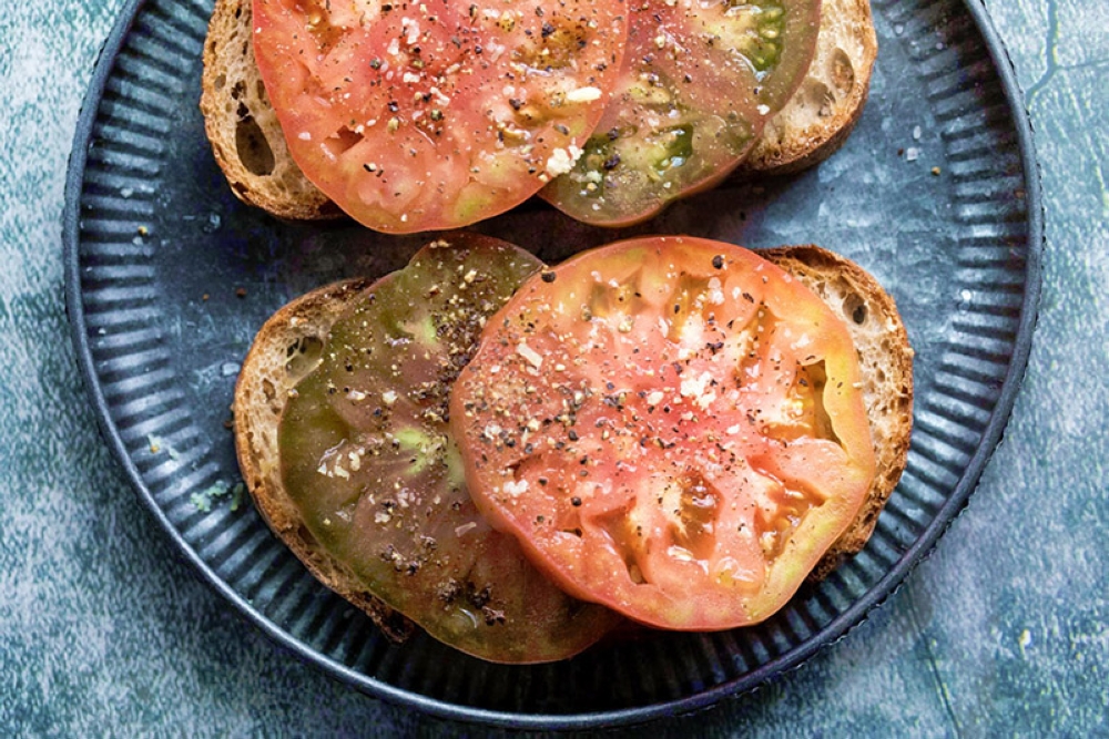 Give your weekend tea a little crunch with this tomato and Cheddar bruschetta. — Pictures by CK Lim