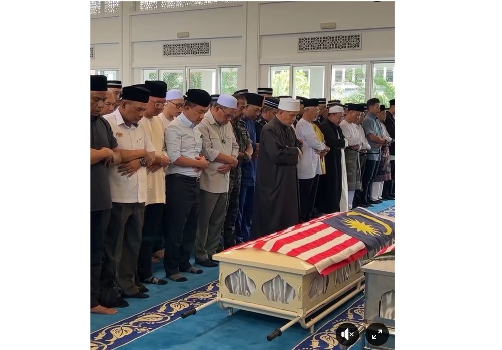 The remains of Ahmad Azza Fahmi Azhar, 22, and Muhamad Syafiq Ahmad Said, 24, were to be taken first to the Tunku Laksamana Abdul Jalil Mosque at the Johor police contingent headquarters (IPK) for the funeral prayers and given the last respect. — Picture via X/Bernamadotcom