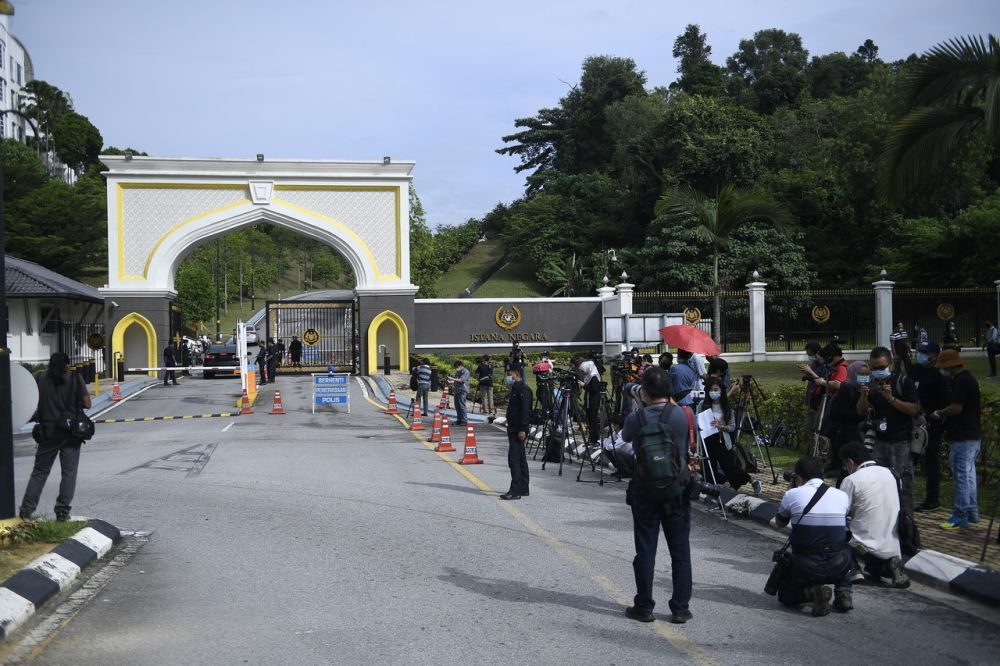 File picture of members of the media waiting for Datuk Seri Anwar Ibrahim's arrival at Istana Negara, Kuala Lumpur October 13, 2020. The demanding nature of the media profession, which constantly subjects its practitioners to various forms of pressure, can weaken their mental health and negatively impact their overall well-being. — Bernama pic