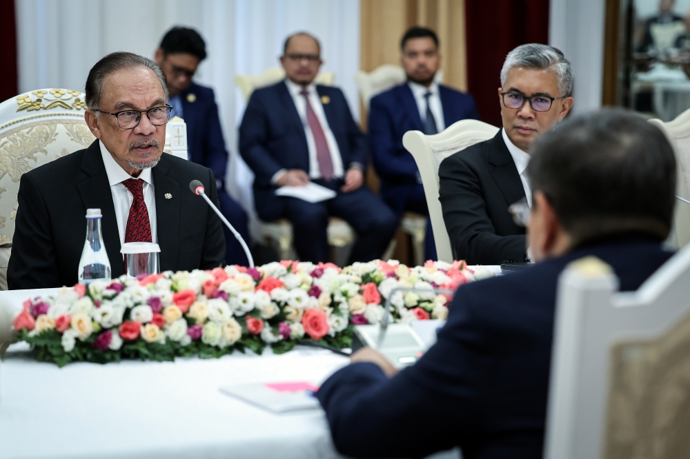 Prime Minister Datuk Seri Anwar Ibrahim (left) holds  a meeting with his counterpart, Chairman of the Cabinet of Ministers of the Kyrgyz Republic, Akylbek Zhaparov, at the Ala Archa State Residence, in conjunction with his inaugural visit to the country, May 18, 2024. — Bernama pic