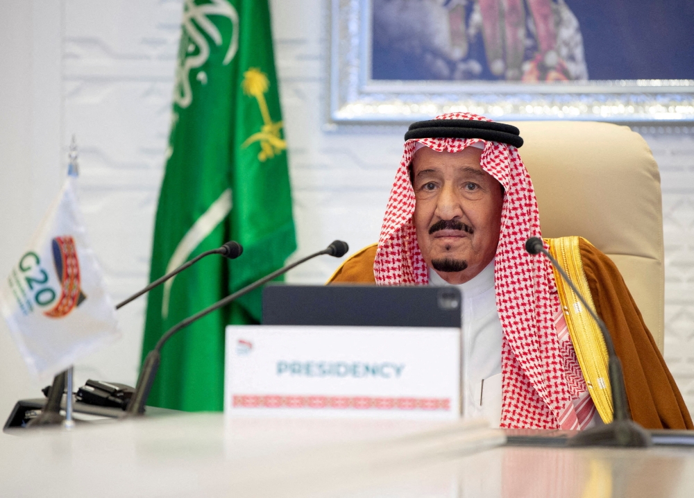 Saudi Arabia’s King Salman is suffering from “high temperature” and joint pain and will undergo his second round of medical tests in less than a month, state media reported Sunday. — Reuters file pic