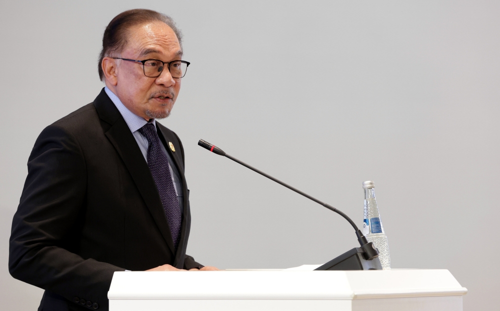 Prime Minister Datuk Seri Anwar Ibrahim urged the US to cease supplying weapons to Israel and to use its significant global influence to end the conflict with the Palestinians. — Bernama pic