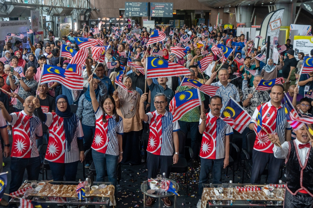 Communications Minister Fahmi Fadzil officiates the launch of the ‘Ekspresi Bulan Kebangsaan 2024’ at Kuala Lumpur Sentral Station May 19, 2024. — Picture by Shafwan Zaidon