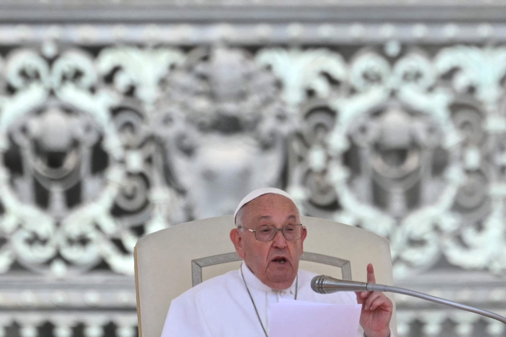 Pope Francis told CBS News programme ‘60 Minutes’ that the closing by the state of Texas of a Catholic charity offering humanitarian assistance was absurd. — AFP pic