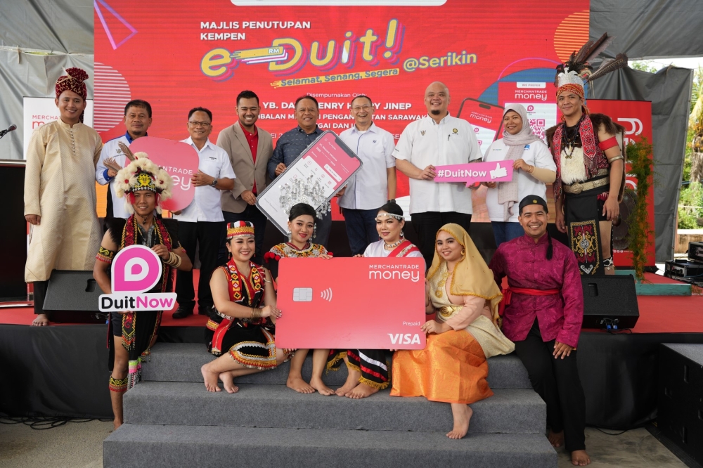 In a statement today, Merchantrade said over 100 merchants at the Serikin weekend border market registered under the e-Duit@Serikin campaign’s initial phase. — Picture courtesy of Merchantrade