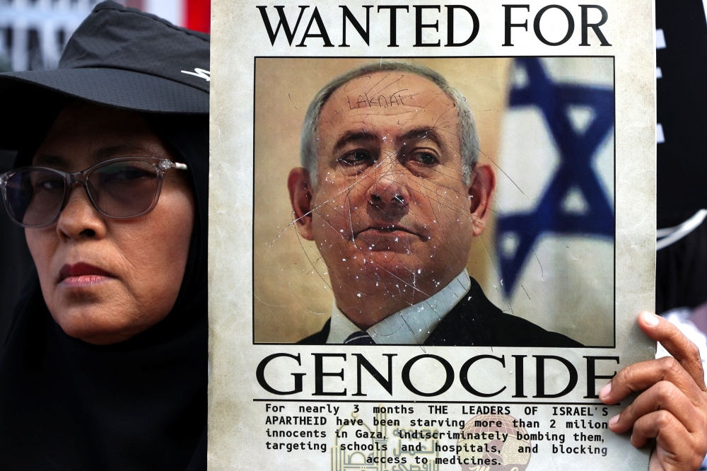 The prosecutor of the International Criminal Court today said it had requested arrest warrants against Israeli Prime Minister Benjamin Netanyahu and Defence Minister Yoav Gallant for alleged war crimes in Gaza. — Reuters pic