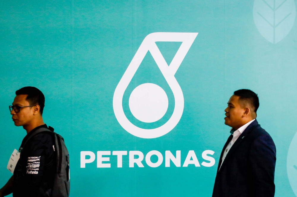 Petronas subsidiary Angola E&P Ltd and its partners TotalEnergies EP Angola Block 20 and Sonangol Pesquisa e Produção have reached a final investment decision to develop the Cameia and Golfinho fields in Block 20/11, located 100 kilometres offshore Angola. — Picture by Firdaus Latif