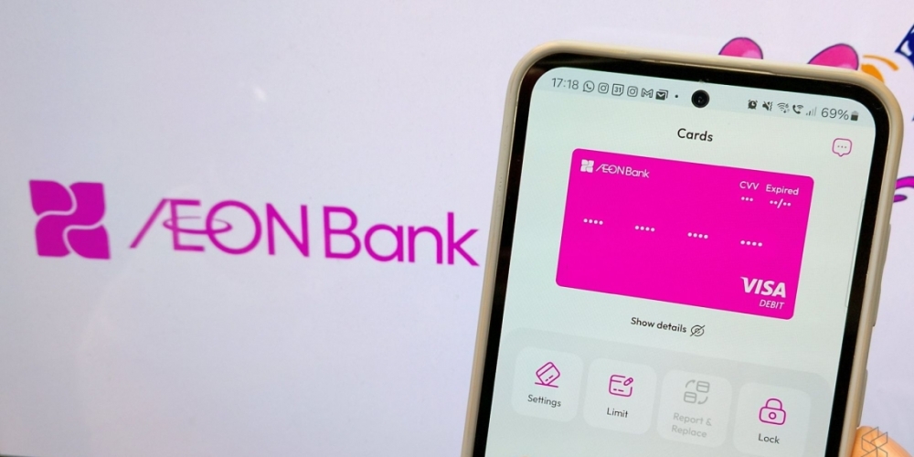 As part of its introductory offer, Aeon Bank is running several promotions including 3,000 Aeon Points upon sign up and 3X Aeon Points when you spend using the Aeon Bank Debit Card-i. — Picture via SoyaCincau