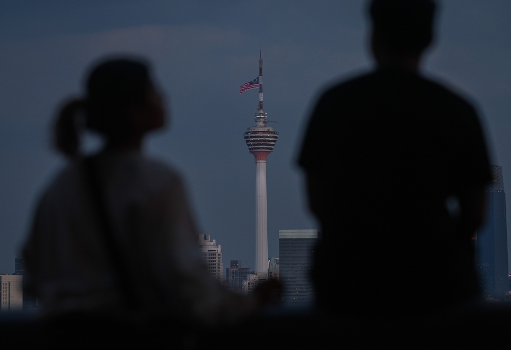 KL Tower was previously managed by Telekom Malaysia (TM) through its subsidiary Menara Kuala Lumpur Sdn Bhd (MKLSB) by Hydroshoppe Sdn Bhd. — Bernama pic  