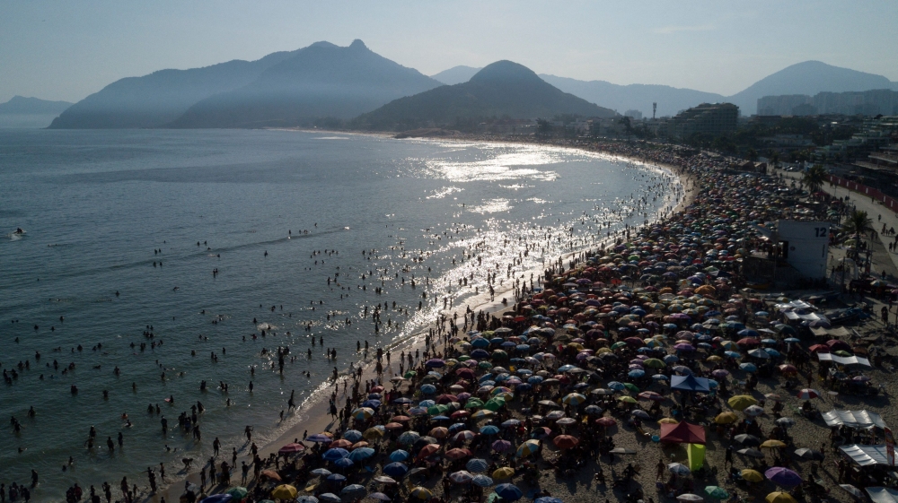 A proposed constitutional amendment that could see Brazil’s famed beaches fall into private hands has outraged environmentalists and citizens in a country that prides itself on open access to its vast shores. — AFP pic