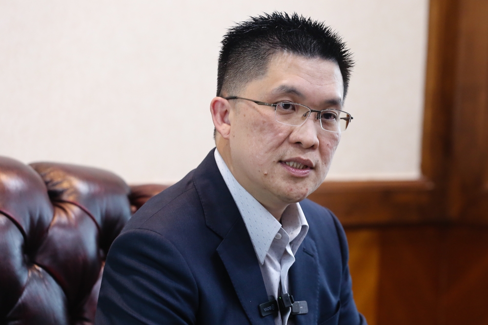 Deputy Minister of Education Wong Kah Woh said the move is more persuasive to create awareness of each candidate on the importance and advantages of sitting the examination. — Picture by Yusof Mat Isa