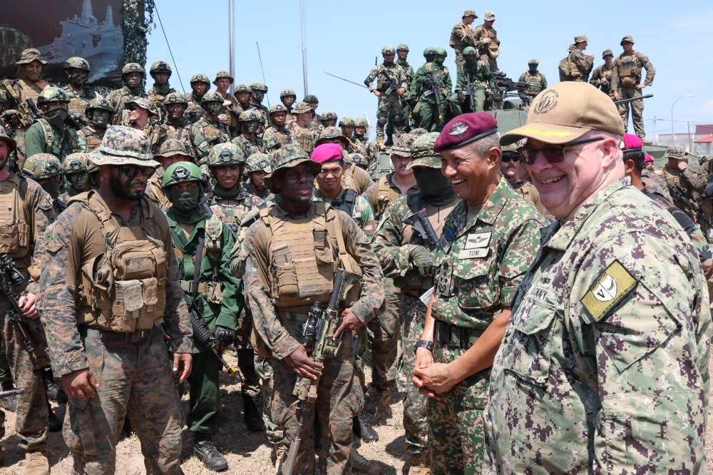 Army deputy chief Lt Gen Datuk Tengku Muhammad Fauzi Tengku Ibrahim (2nd, right) with military personnel at the Closing Ceremony of the Malaysia-United States Tiger Strike 2024 bilateral training exercise at the 18th Battalion of the Malay Soldier Regiment Royal (18 RAMD) (Para) Camp Sri Pantai Seberang Takir, Kuala Nerus, June 5, 2024. — Bernama pic 