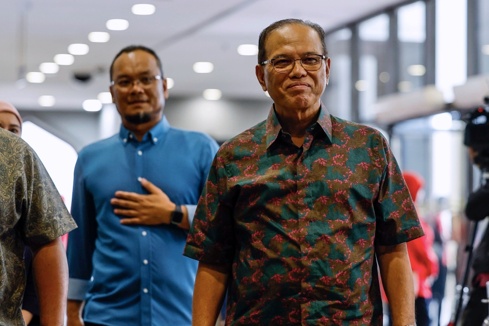 Mohd Farid Mohd Nor, the political secretary to Pahang Menteri Besar Datuk Seri Wan Rosdy Wan Ismail, said the surgery went well thanks to the good wishes and special prayers of various parties. — Bernama pic