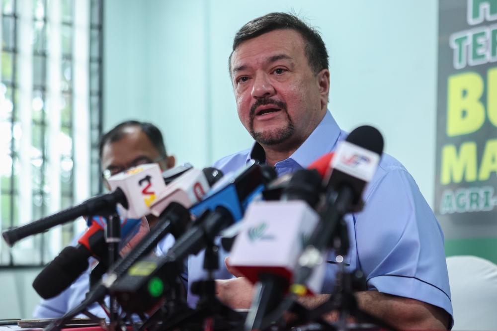 Finance Minister II Datuk Seri Amir Hamzah Azizan said the government will intensify efforts to provide better understanding to the public, especially farmers, on the rationalisation of diesel subsidies. — Bernama pic