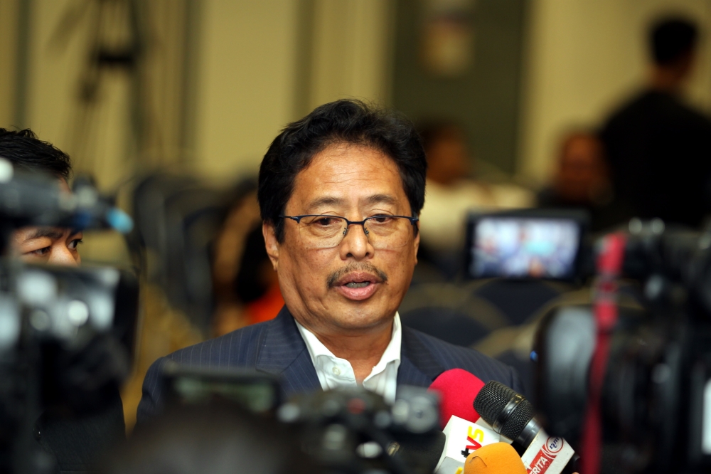 MACC chief commissioner Tan Sri Azam Baki said Malaysian police would seek cooperation from the Singaporean authorities to locate the individual. — Bernama pic