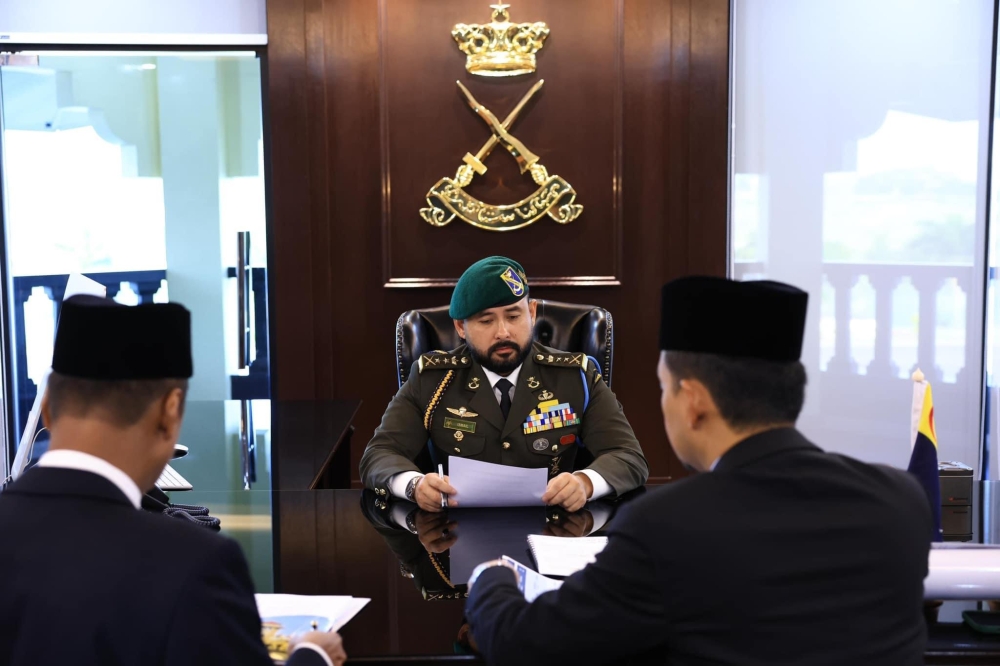 Regent of Johor Tunku Ismail Sultan Ibrahim said that he did not have any problems with Faisal who currently plays for the rival Selangor football club. — Picture via Facebook/HRH Crown Prince of Johor