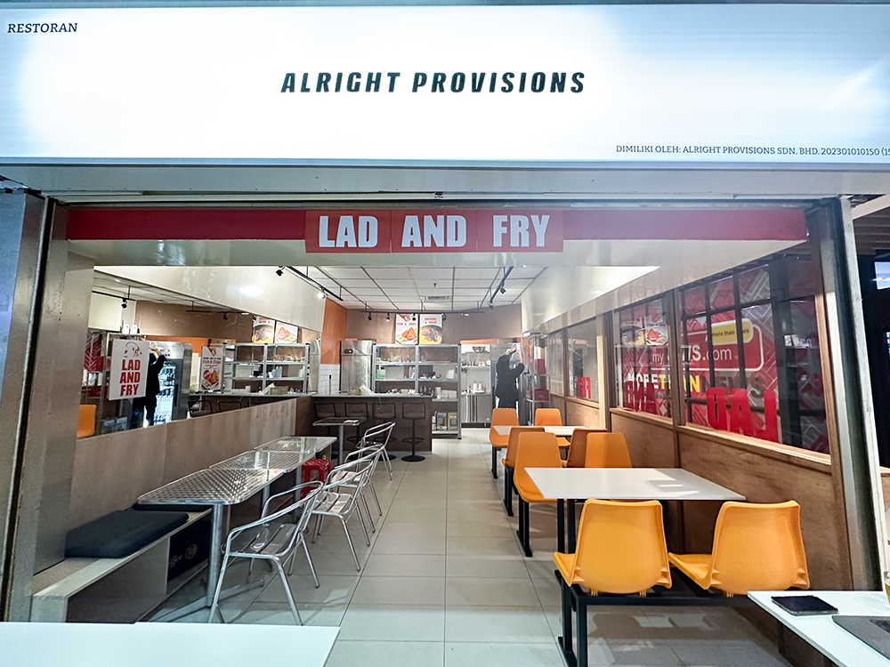 Find the newly opened Lad And Fry the moment you walk inside the main entrance of Wisma Cosway.