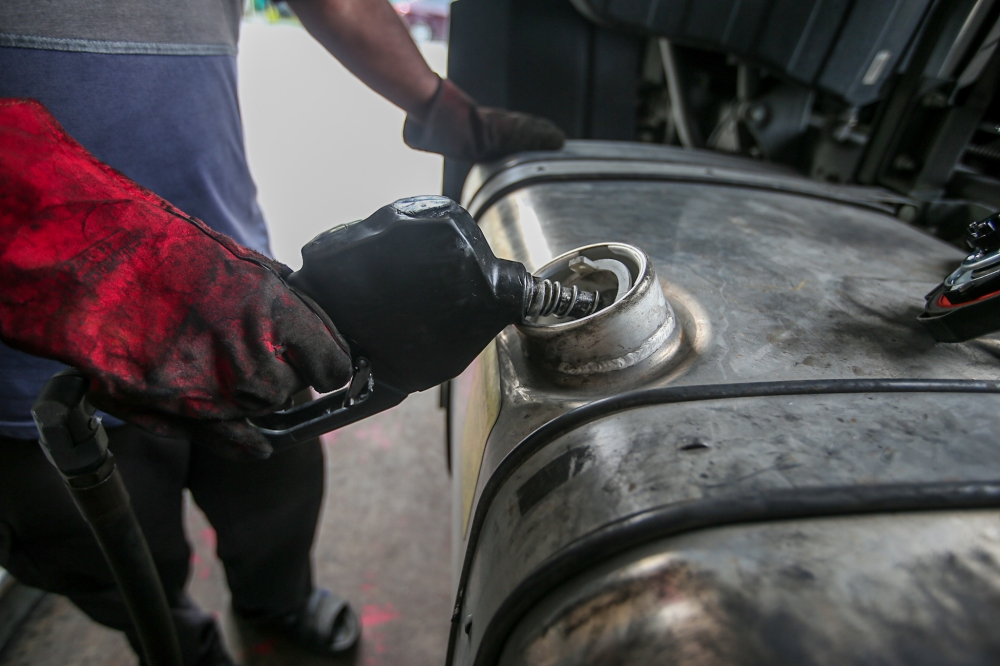 Perlis police chief, Datuk Muhammad Abdul Halim, stated that smugglers may continue smuggling diesel in larger quantities as the price remains relatively unchanged. — Picture by Farhan Najib