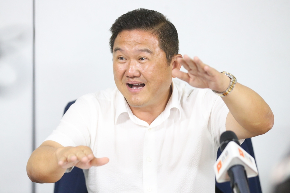 Malaysia Tipper Lorry Operators Association's president Datuk Michael Loo Leep Chye speaks during a press conference in Petaling Jaya June 13, 2024. — Picture by Miera Zulyana