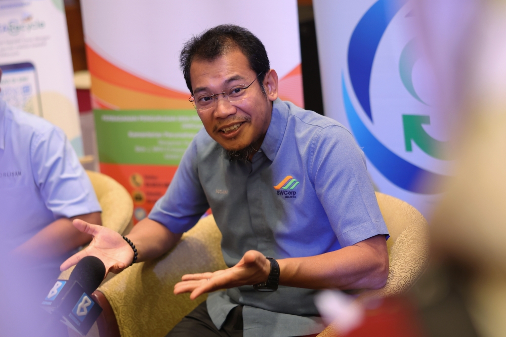Solid Waste Management and Public Cleansing Corp chief executive officer Datuk Ahmad Husaini Abdul Rahman said SWCorp aims to reduce the sector’s dependence on foreign labour to just 25 per cent over the next five years. — Bernama pic