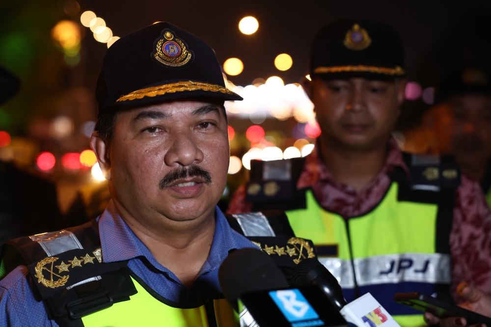 JPJ senior enforcement director Muhammad Kifli Ma Hassan speaks to the media after conducting checks during the Ops Khas Hari Raya Aidiladha 2024 in Kota Baru. — Bernama pic
