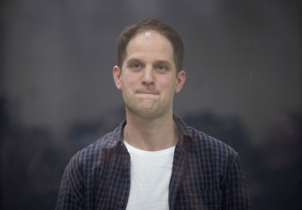 The trial in Russia of US journalist Evan Gershkovich on espionage charges will start on June 26, a court in the Urals city of Yekaterinburg said today. — Reuters pic