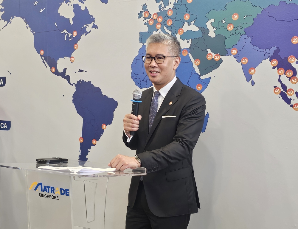 Miti Minister Datuk Seri Tengku Zafrul Abdul Aziz said both countries have agreed to implement the second cycle of the Malaysia-China Five-Year Programme for Economic and Trade Cooperation that would further deepen linkages between industries in priority sectors like high-level manufacturing and digital economy. —  Bernama pic