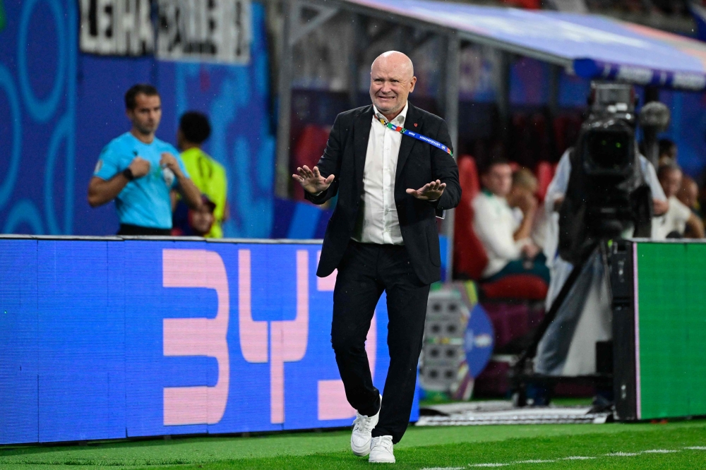 Dynamic Czech Coach Brushes Off Pressure Of 20-year World Cup Absence Artwork for Desktop Dynamic Czech Coach Brushes Off Pressure Of 20-year World Cup Absence Artwork for Desktop