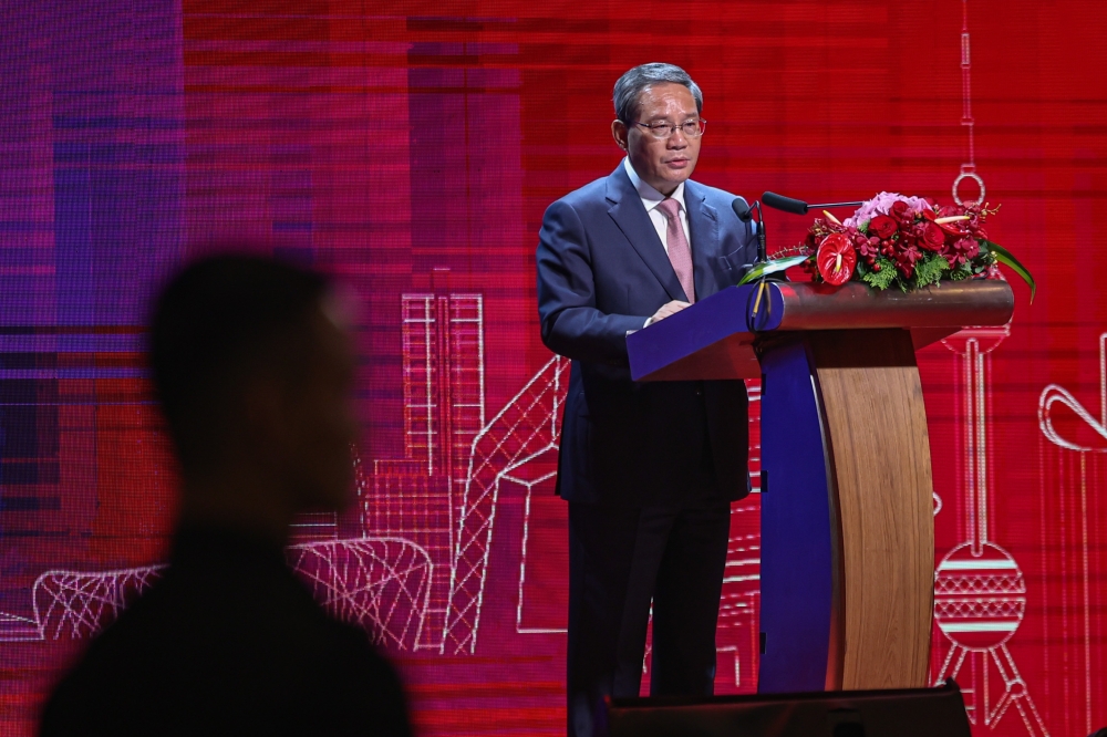 Chinese Premier Li Qiang today reiterated China’s steadfast regard for Malaysia as a close neighbour and vital partner, emphasising its commitment to deepening cooperation and advancing mutual development. — Bernama pic