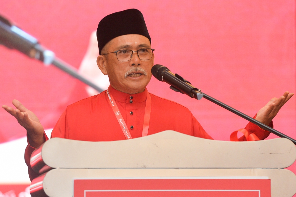 Bersatu chief whip Datuk Seri Ronald Kiandee said the notice regarding the Jeli, Gua Musang, Bukit Gantang, Kuala Kangsar, Tanjong Karang and Labuan seats was sent yesterday adding that confirmation of unexpected vacancies holds critical weight under Section 18C of the Societies Act which asserts the final decisions made by political parties. — Picture by Miera Zulyana