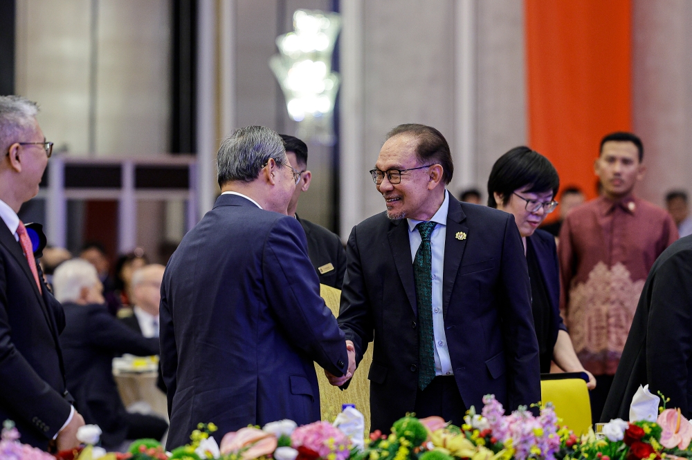 In a joint statement issued today, both leaders agreed that the two countries have been good neighbours for hundreds of years, true friends with sincerity and partners of win-win cooperation. — Bernama pic 